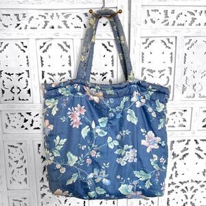 Vintage Tote Folks Large Quilted Tote Bag